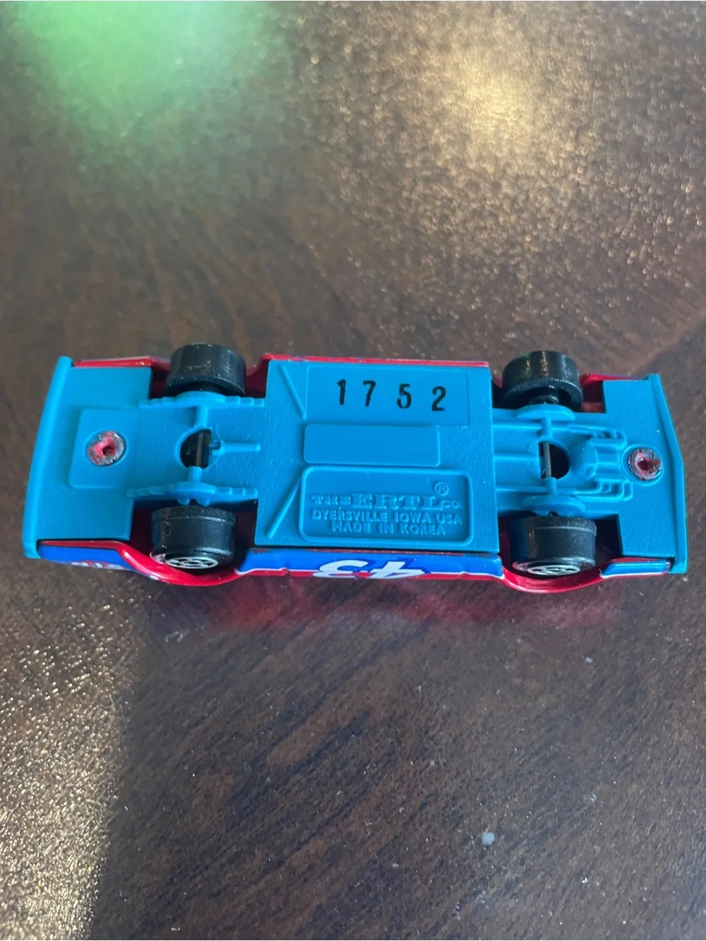 1'64 ERTL  STP BUICK 1983 BUICK REGAL #43 RICHARD PETTY NASCAR RACE CAR